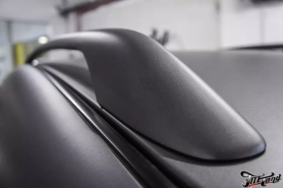 Infiniti FX37. Расклейка кузова и оклейка в серый мат. Видео.